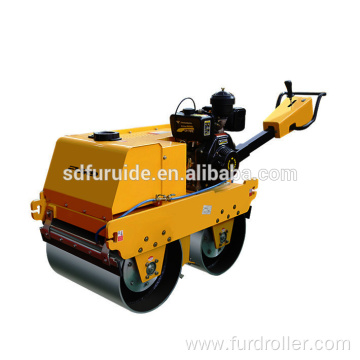 Walk-behind double drum roller with hydrostatic driving